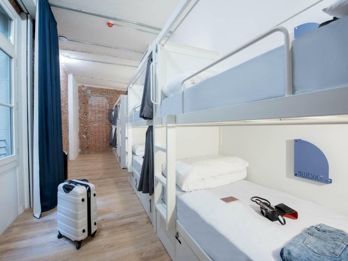 Room00 Gran Via Hostel Madrid Dış mekan fotoğraf